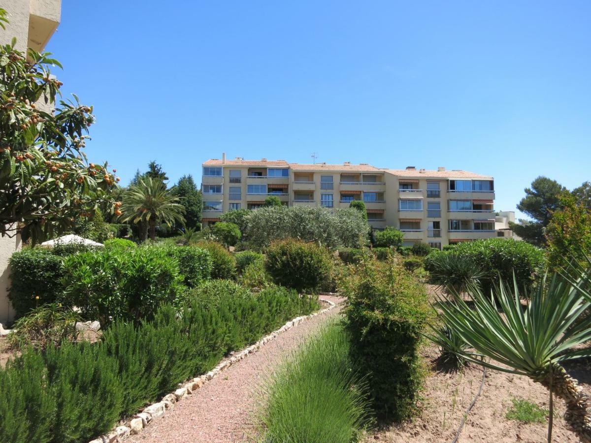 Joli Studio A Front De Mer Saint-Raphaël Exterior foto